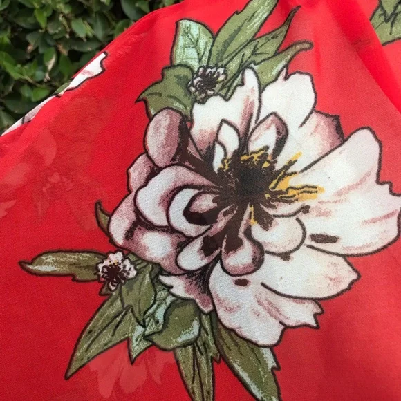 LIVE 4 TRUTH Tomato Red Kimono with Beige and green Floral Print (M) - Picture 5 of 9